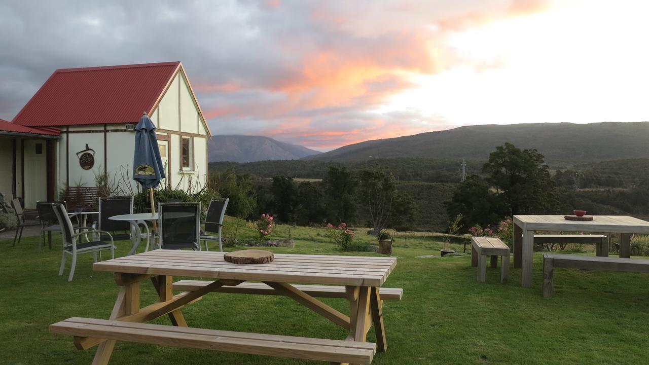 Tophouse Mountainview Cottages เซนต์อาร์โนด์ ภายนอก รูปภาพ